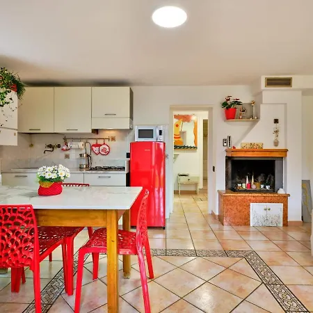 Domus Apartment *